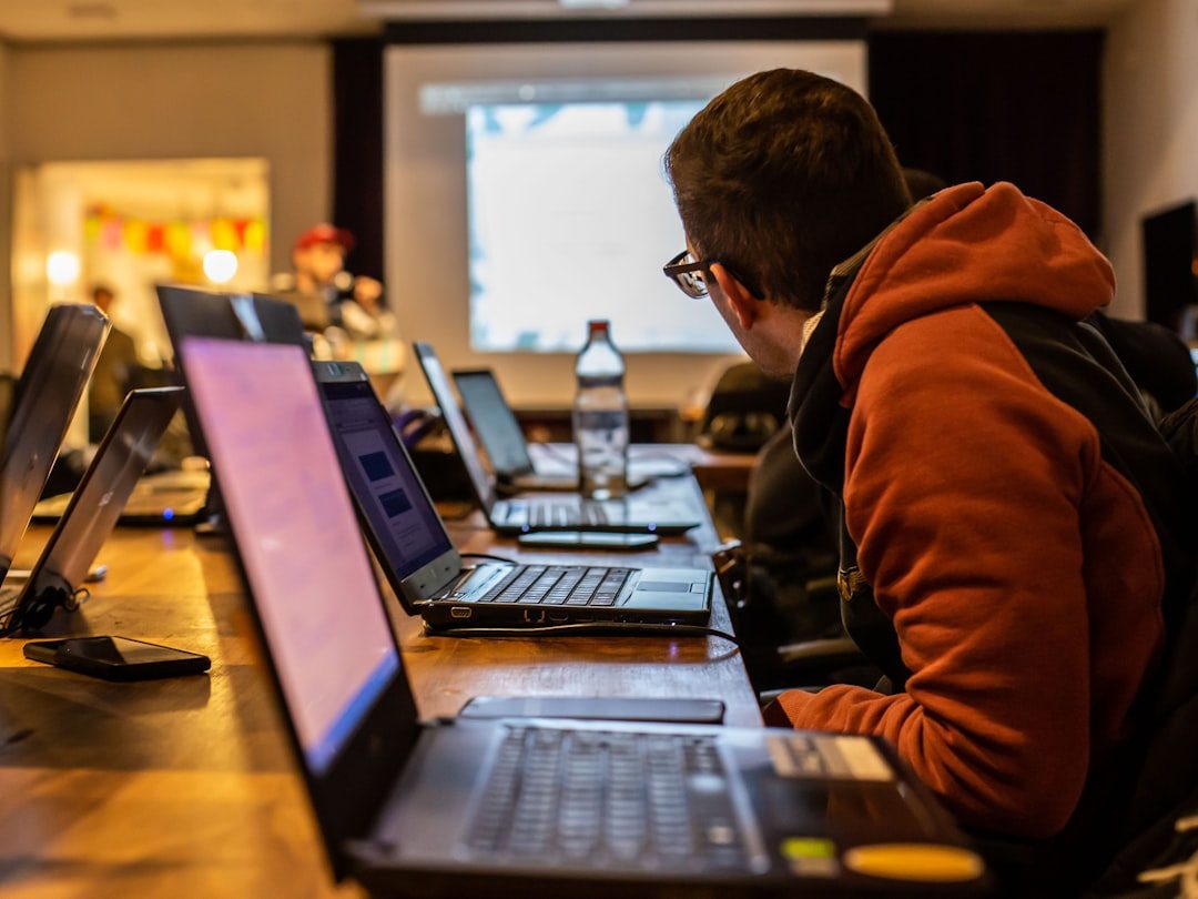 Eine Lernumgebung, die Programmieren greifbar macht